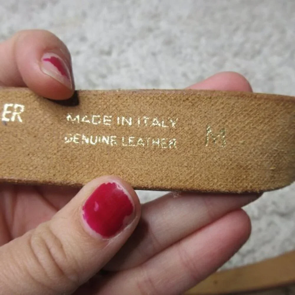 Bonwit Teller embossed‎ leather belt sz M
